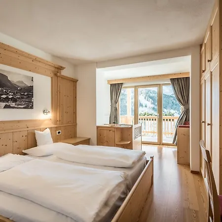 - Ciasa Rue Blanch San Cassiano (Badia)