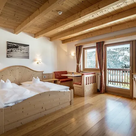 - Ciasa Rue Blanch Otel
