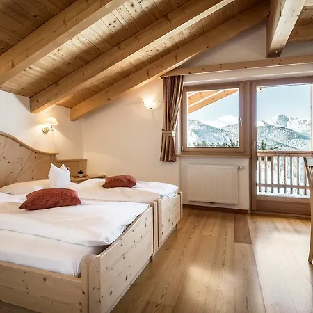 - Ciasa Rue Blanch San Cassiano (Badia)