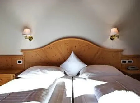 - Ciasa Rue Blanch Otel 3*