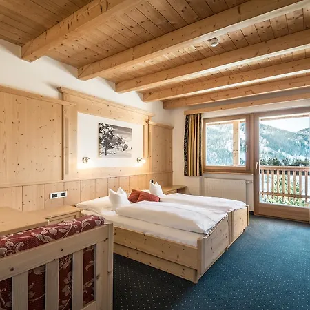 - Ciasa Rue Blanch 3* San Cassiano (Badia)